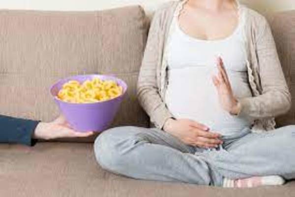 Hindari Makanan Yang Dilarang Untuk Ibu Hamil